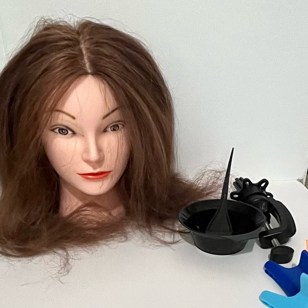 Cosmetology Maniquin